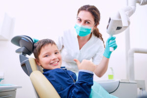 child at the dentist's